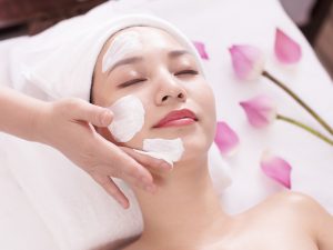 Tại sao không cần mỹ phẩm đắt tiền vẫn có thể chăm sóc da hiệu quả?